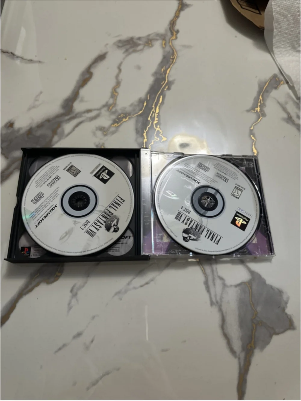 Final Fantasy VIII 4-Disc Set Black Label (Sony Playstation 1, 1999) - Complete